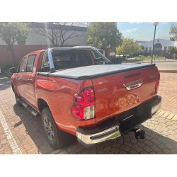 Toyota Hilux extra cab plain/with roll bar tonnue cover clip on
